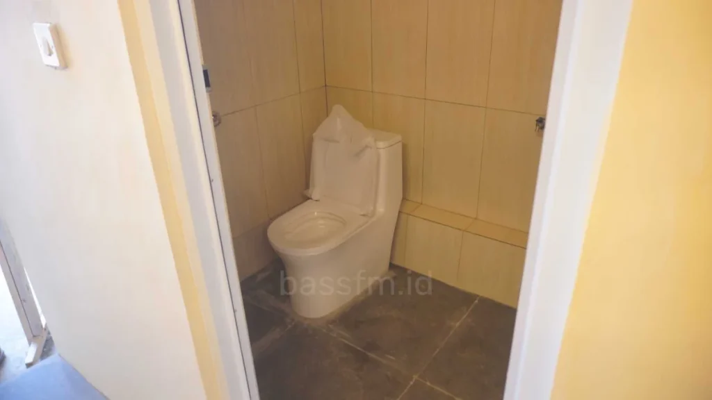 toilet baru di masjid al burhan